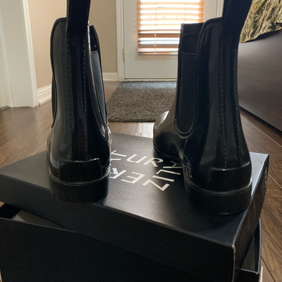 Naturalizer black boots - Picture 2 of 5